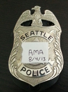 Yesterday afternoon, an SPD officer going by “GoHawks206” jumped on Reddit and