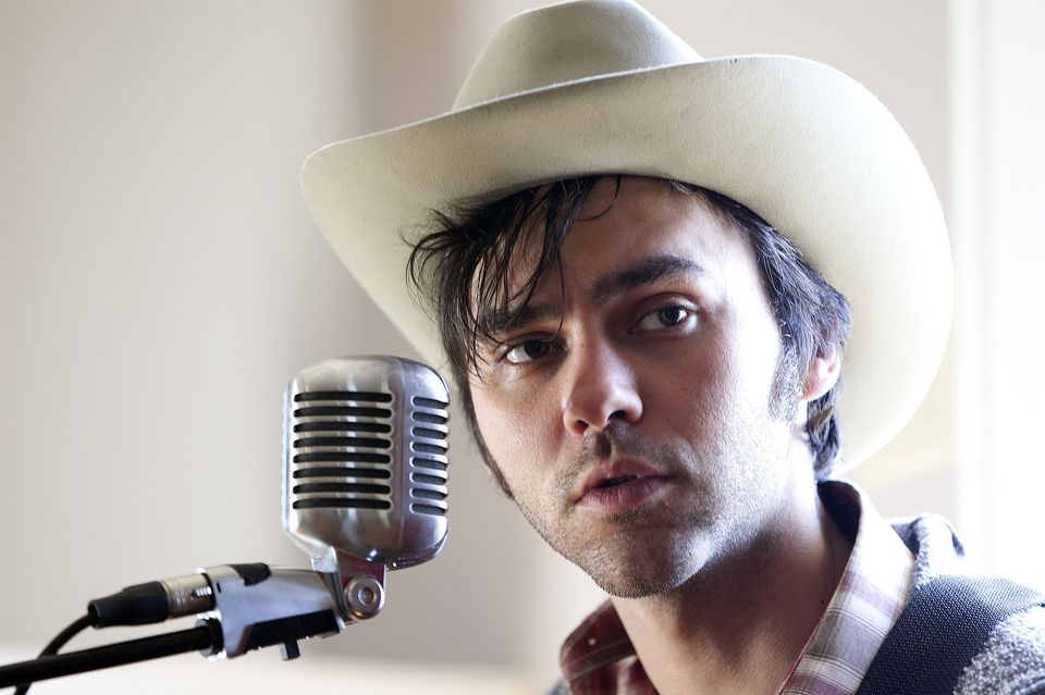 Shakey Graves plays the Tractor tonight.