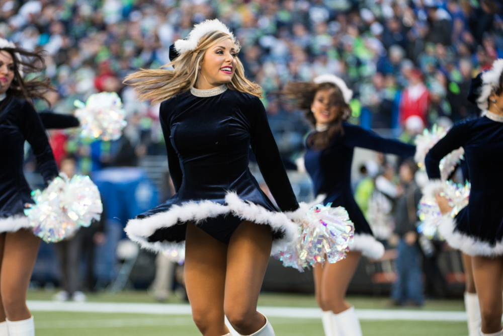 Photos: Sea Gals, 12s get festive for the Seahawks on Christmas Eve