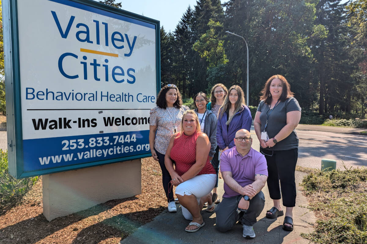 Federal Way Clinic staff outside the clinic. Photo courtesy of Valley Cities Behavioral Health Care.